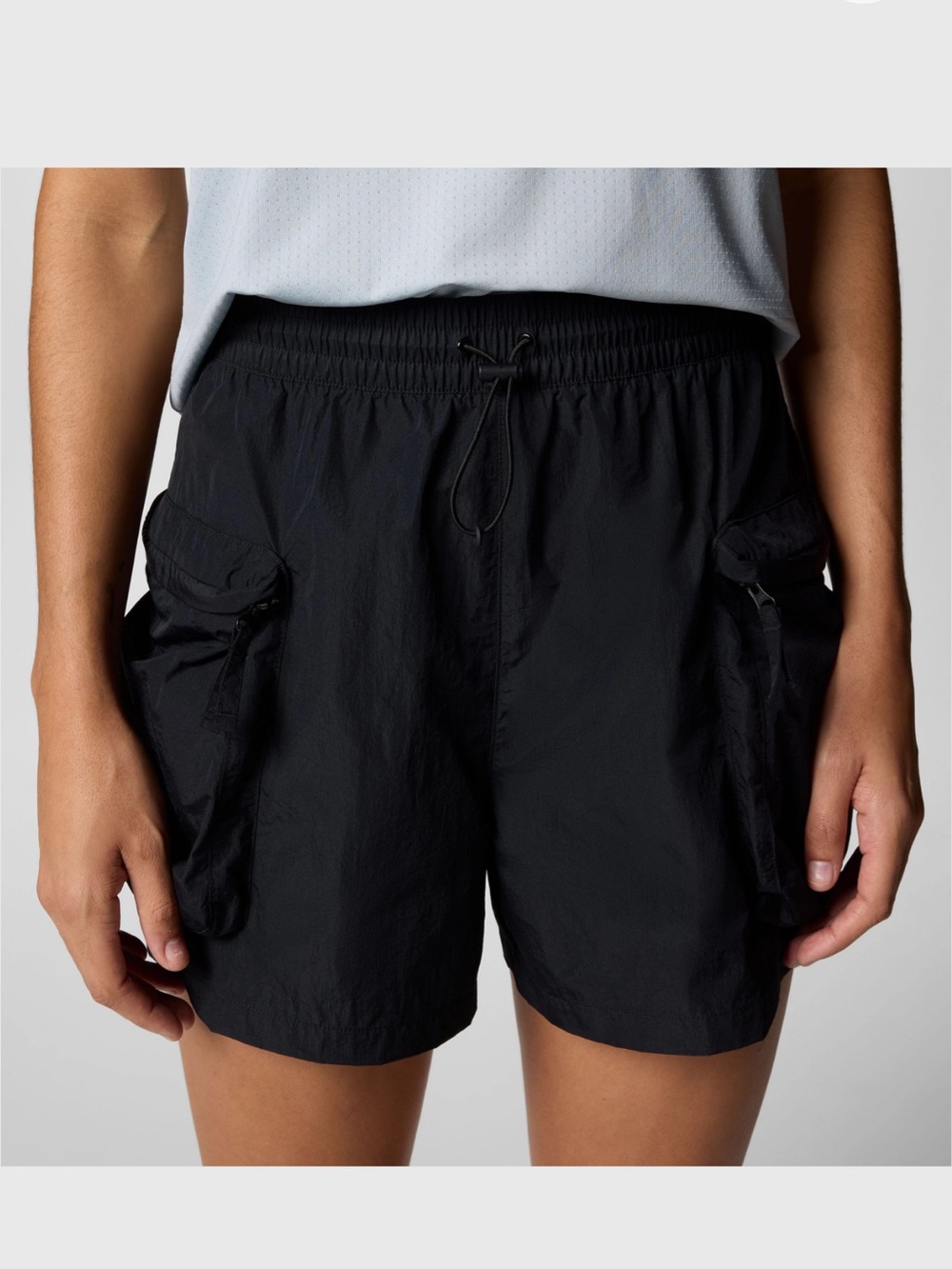 Columbia Women’s Elevated View Black Cargo Shorts Size Small nwt